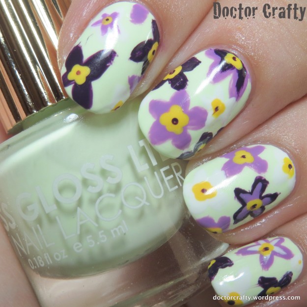 Spring floral manicure