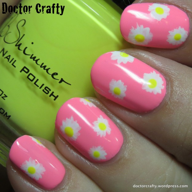 Neon daisy manicure